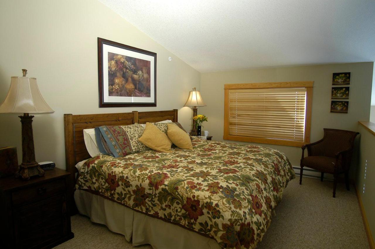Apartment 411, Antique Heritage Canmore Esterno foto